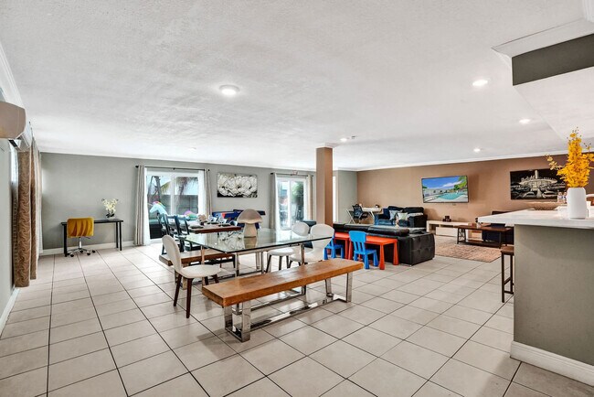 Building Photo - 5415 Harrison St