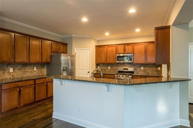 Building Photo - 2707 Silver Hill Terrace SE