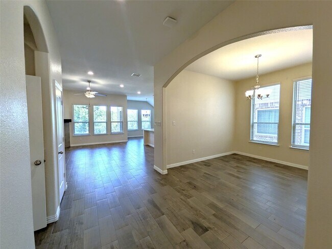 Building Photo - 9324 Bronze Meadow Dr