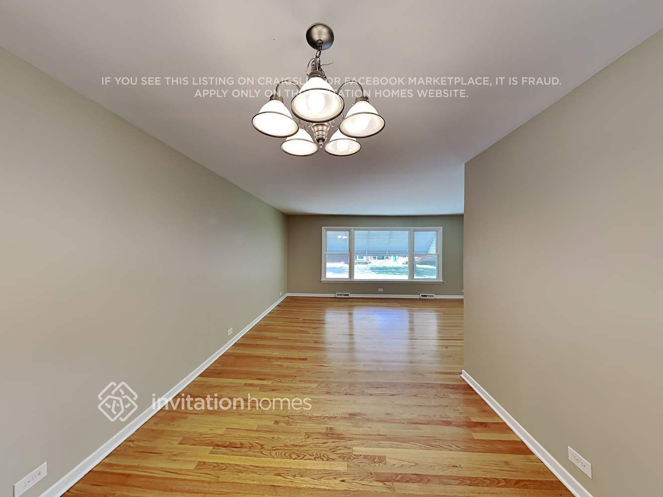 Building Photo - 404 S Crestwood Ln