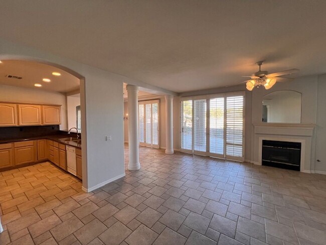 Building Photo - Condo on TPC Summerlin golf course! $2250/...