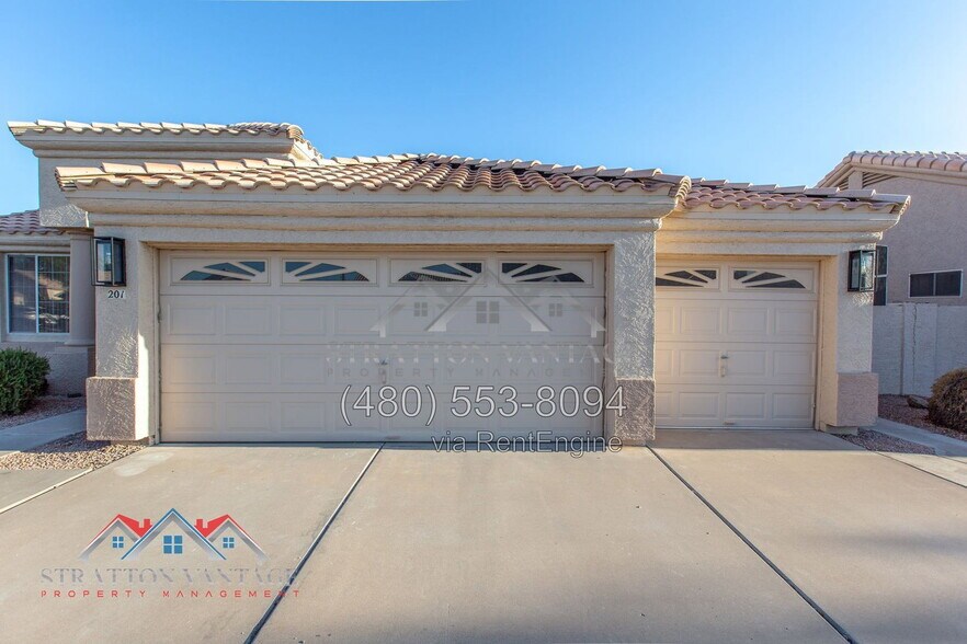 Building Photo - 201 W Smoke Tree Rd