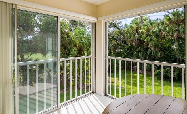 Building Photo - 815 Montrose Dr