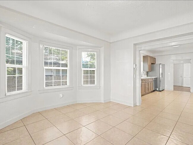 Building Photo - 3123 San Rafael Ct