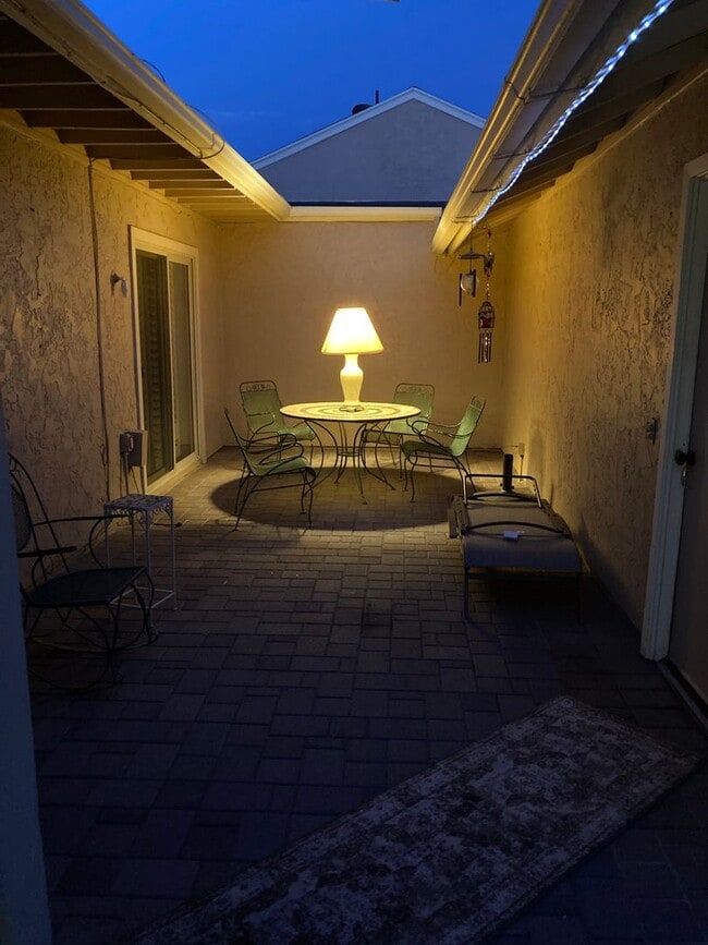 Building Photo - Perfect & Newly Updated Vacation Home, 45+ Active Adult Community. Available May through October2026