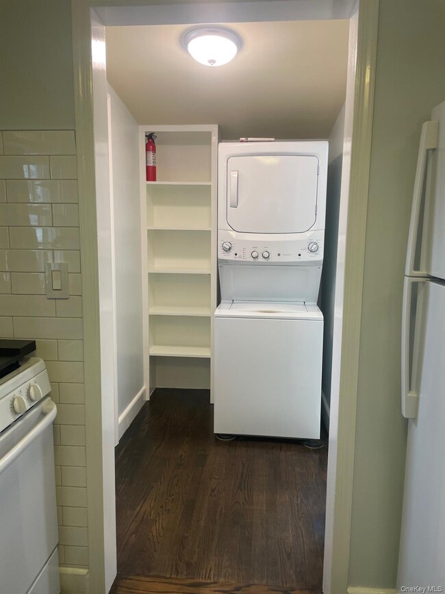 Building Photo - 46 Weston St