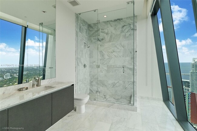 Building Photo - 1451 Brickell Ave