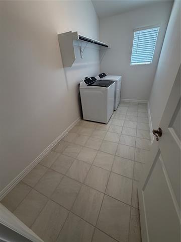 Building Photo - 2203 Rannoch St