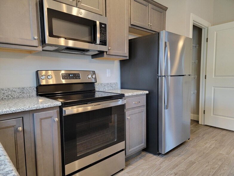 Building Photo - 169 Sage Blvd