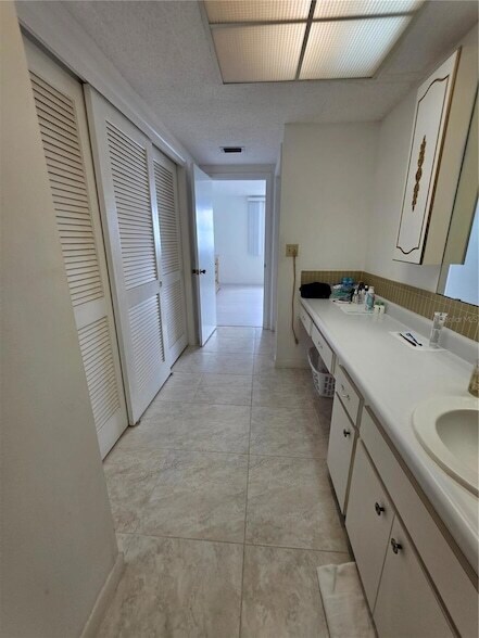 Building Photo - 675 S Gulfview Blvd