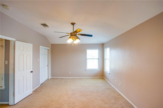 Building Photo - 807 Truman Ln