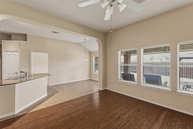 Building Photo - 10906 Angel Lake Dr
