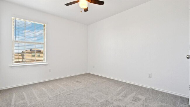 Building Photo - 141 Miracle Dr