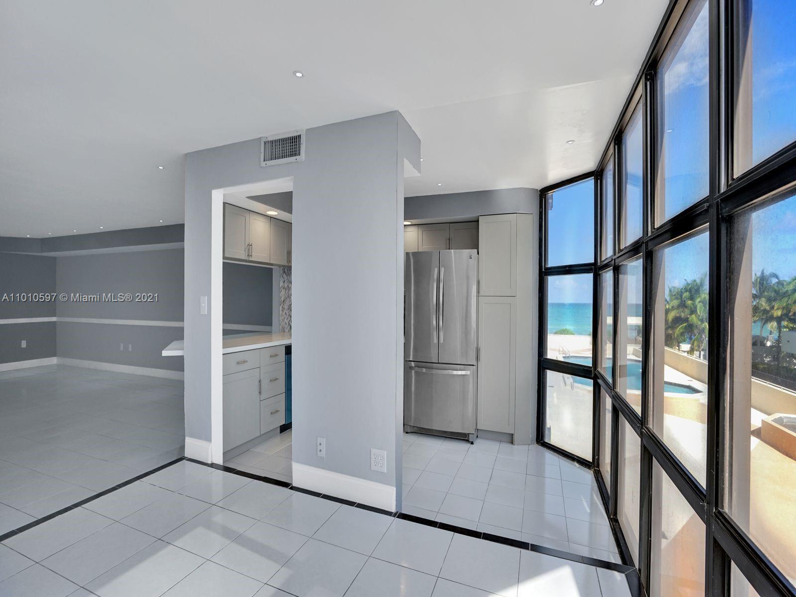 Building Photo - 6423 Collins Ave