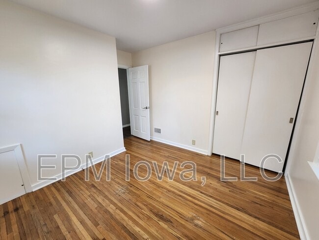 Building Photo - 137 Pauline Pl