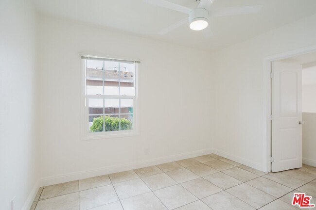 Building Photo - 5917 Bartmus St