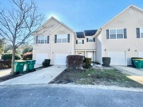 Building Photo - 123 Farrah Ave