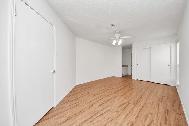 Building Photo - 17003 Amidon Dr