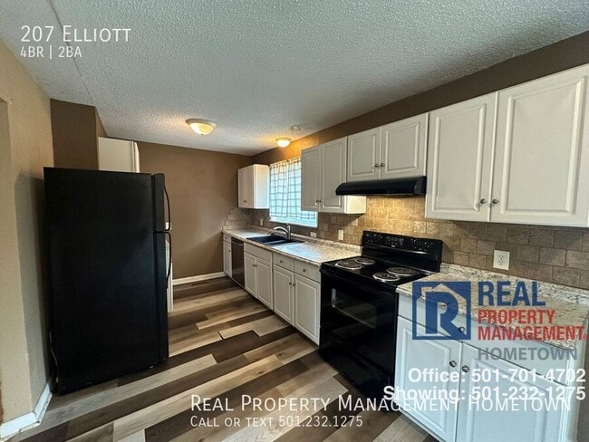 Building Photo - 207 Elliott-