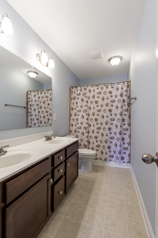 Building Photo - 223 Samuel Nicholas Dr