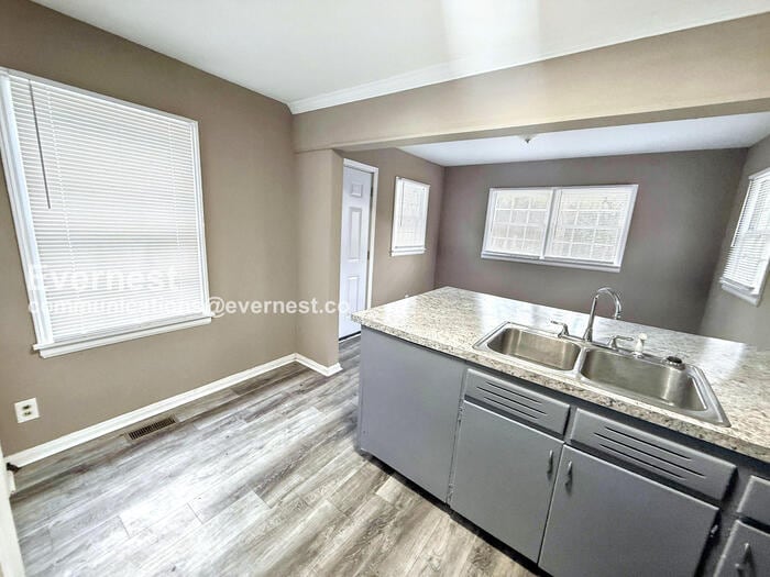 Building Photo - 920 80th St S