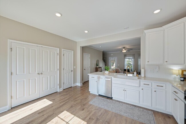 Building Photo - 3255 Tasker Dr