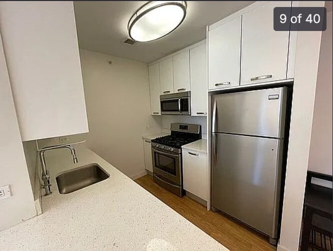 Kitchen - 8 Vanderbilt Ave