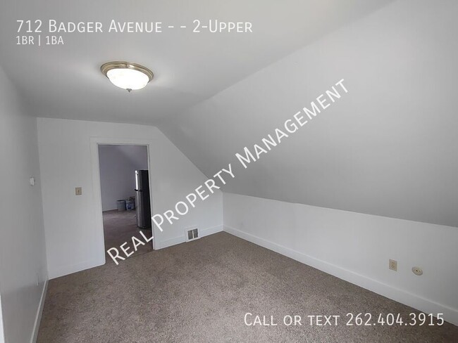 Building Photo - 712 Badger Ave