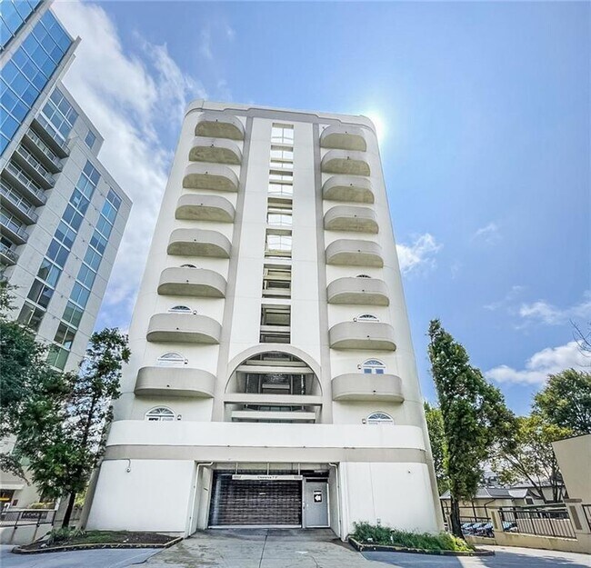 Building Photo - 2161 Peachtree Rd