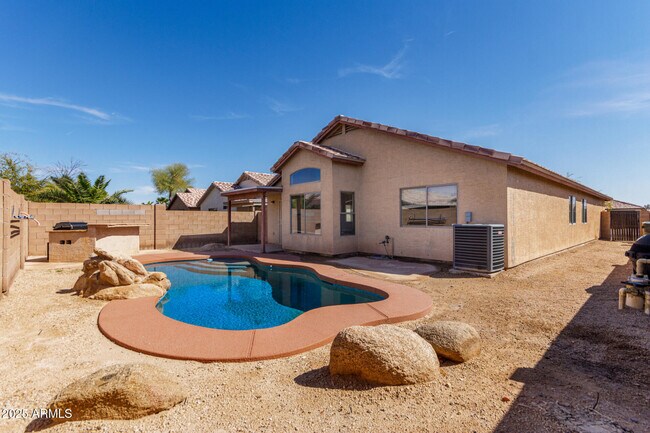 Building Photo - 15820 W Monroe St