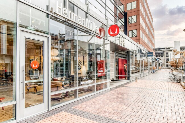 Building Photo - 350 S Jackson St