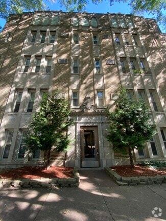 Building Photo - 1332 W Hood Ave