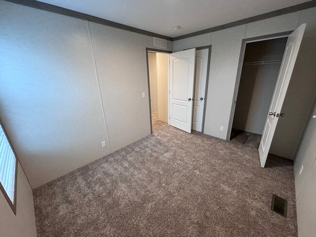 Building Photo - 282 Cambridge Dr