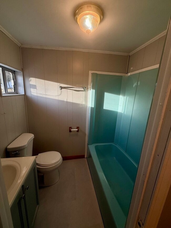 Building Photo - Classic 3/2 Farmhouse Charm with Modern Comfort & Room to Breathe