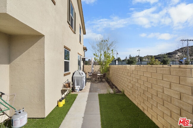 Building Photo - 27751 Dyer Wy