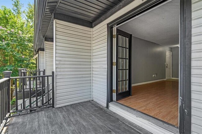 Building Photo - 3599 Woodbriar Cir