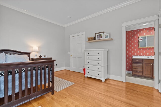 Building Photo - 2050 Midland Rd