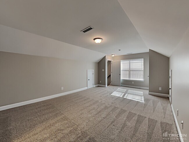 Building Photo - 4428 Redfern Pl