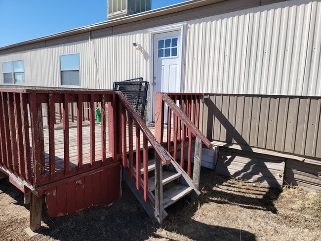 Building Photo - 10977 N Log Rd