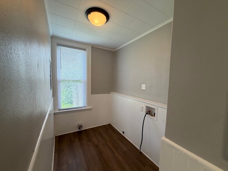Laundry Area - 2515 Jackson St