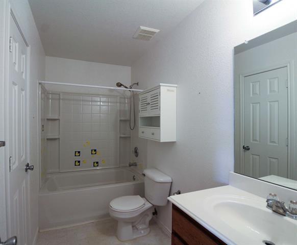 Building Photo - 930 Cedar Creek Dr