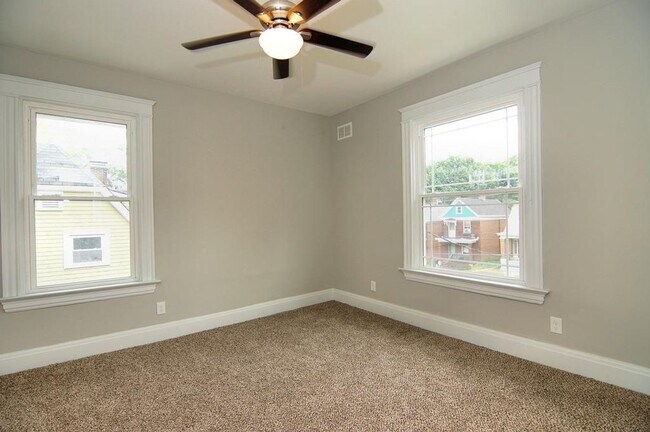 Building Photo - Modern Upgrades in Clifton