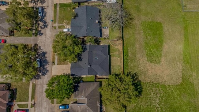 Building Photo - 6219 Canada Dr