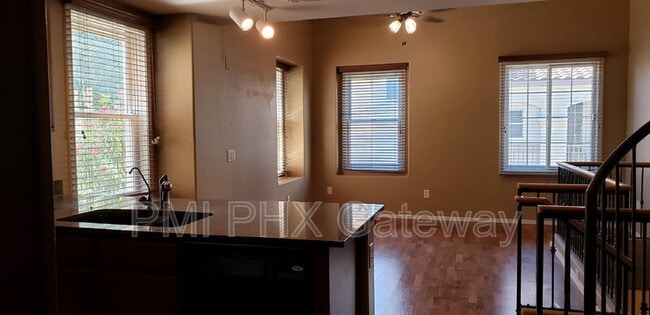 Building Photo - 1313 S Sabino Dr