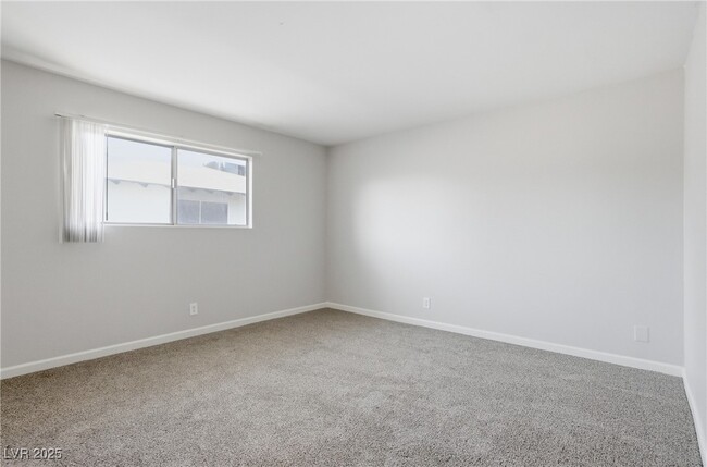 Building Photo - 2896 Klinger Cir