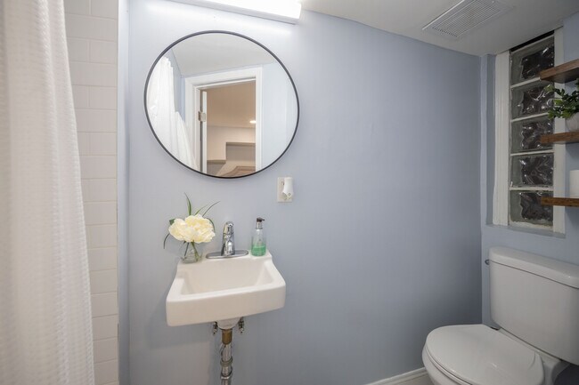 Building Photo - Basement