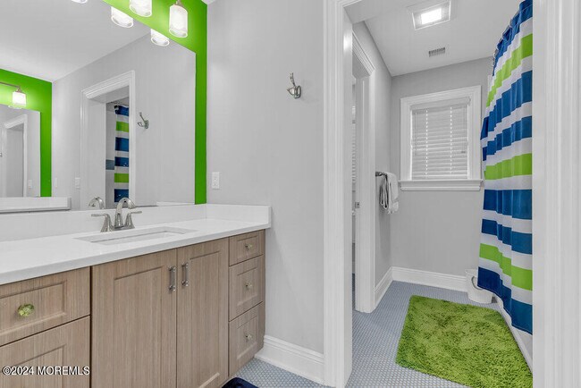 Building Photo - 300 Salem Ave