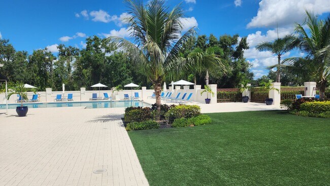 Building Photo - Lakeview Turnkey Furnished Home with Resor...