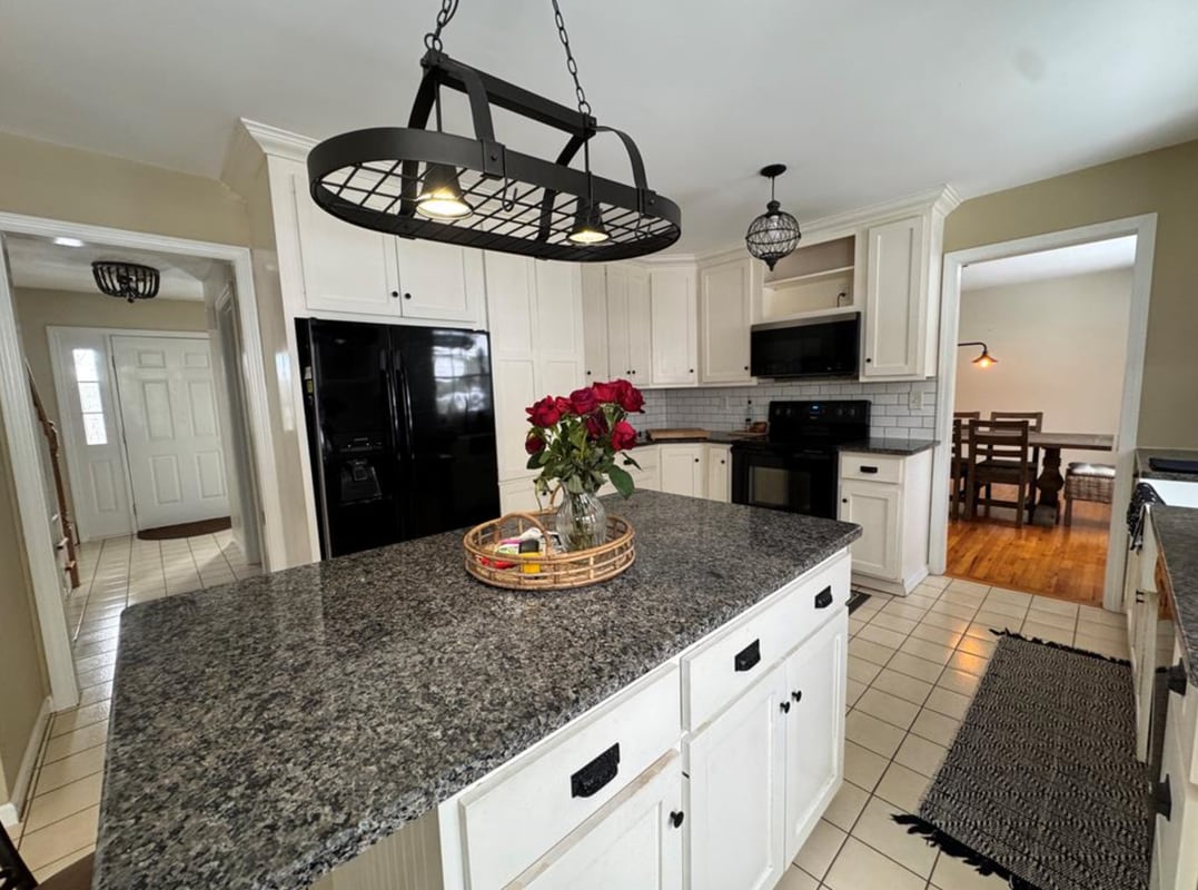 Building Photo - 237 Chestnut Hill Rd