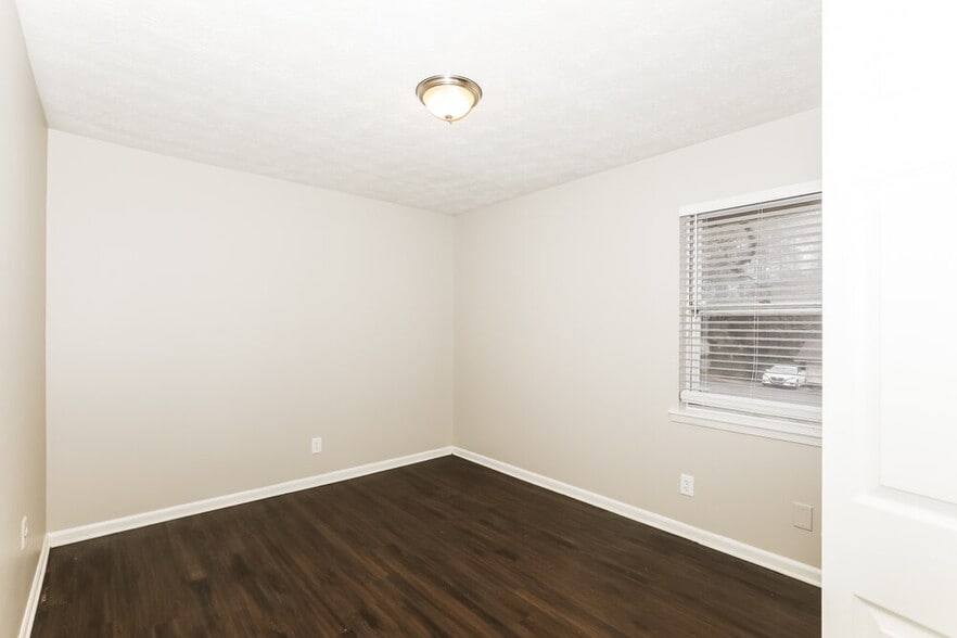 Building Photo - 243 Sedgefield Dr